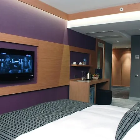 Met Hotel