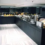 Met Hotel