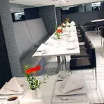 Met Hotel 4*