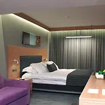 Met Hotel 4*