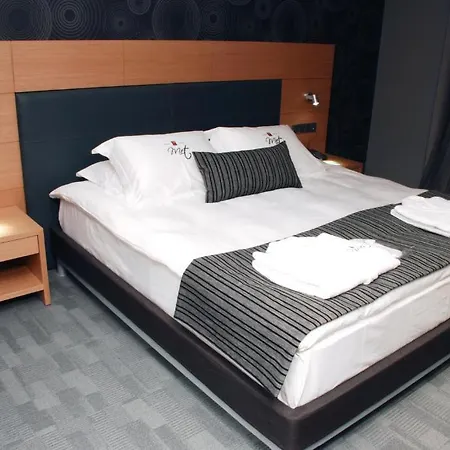 Met Hotel 4*